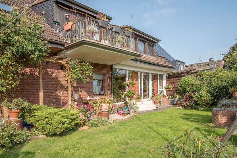Haus zum Kaufen in Monheim am Rhein 839.000 € 349 m²