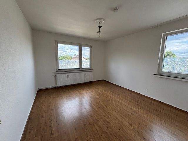 Hell - Gepflegt - 3 Räume - Küche - Diele - Wannenbad mit Fenster - ruhige Lage 3 zimmer