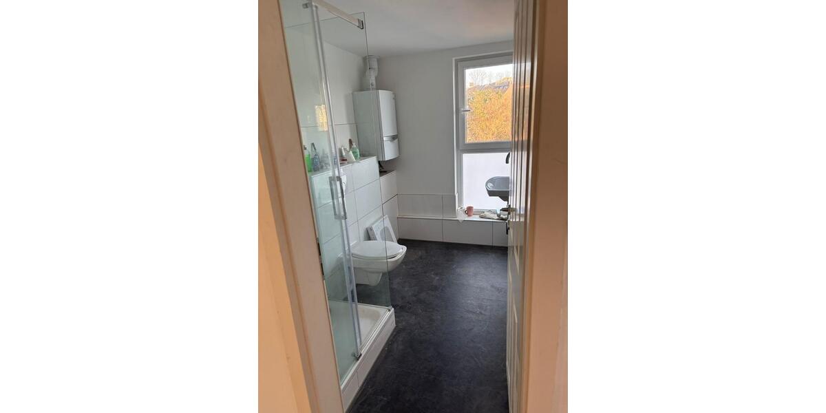 Dachgeschoßwohnung Mettmann - 2 Zimmer, 45 m&sup2;, 450&euro; | Angebot:25764212