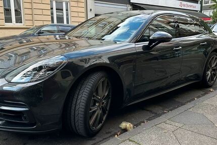 Porsche Panamera 105.000 km 54.911 € Düsseldorf 40474