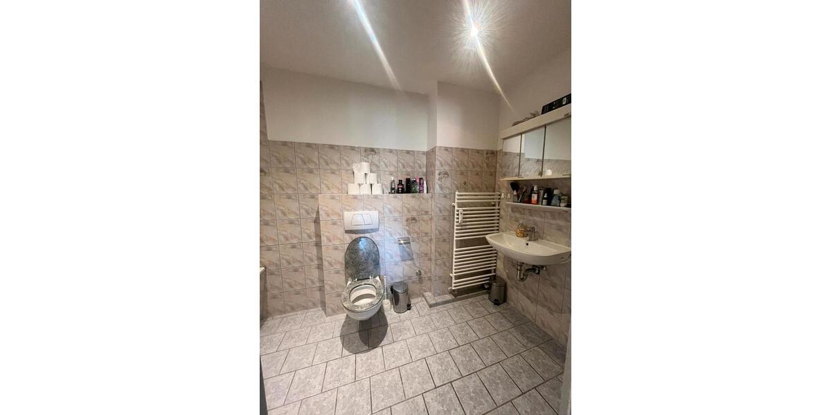 Helle 66m² Wohnung mit Gartenmitbenutzung DG st. Töniser str. 2.5 zimmer