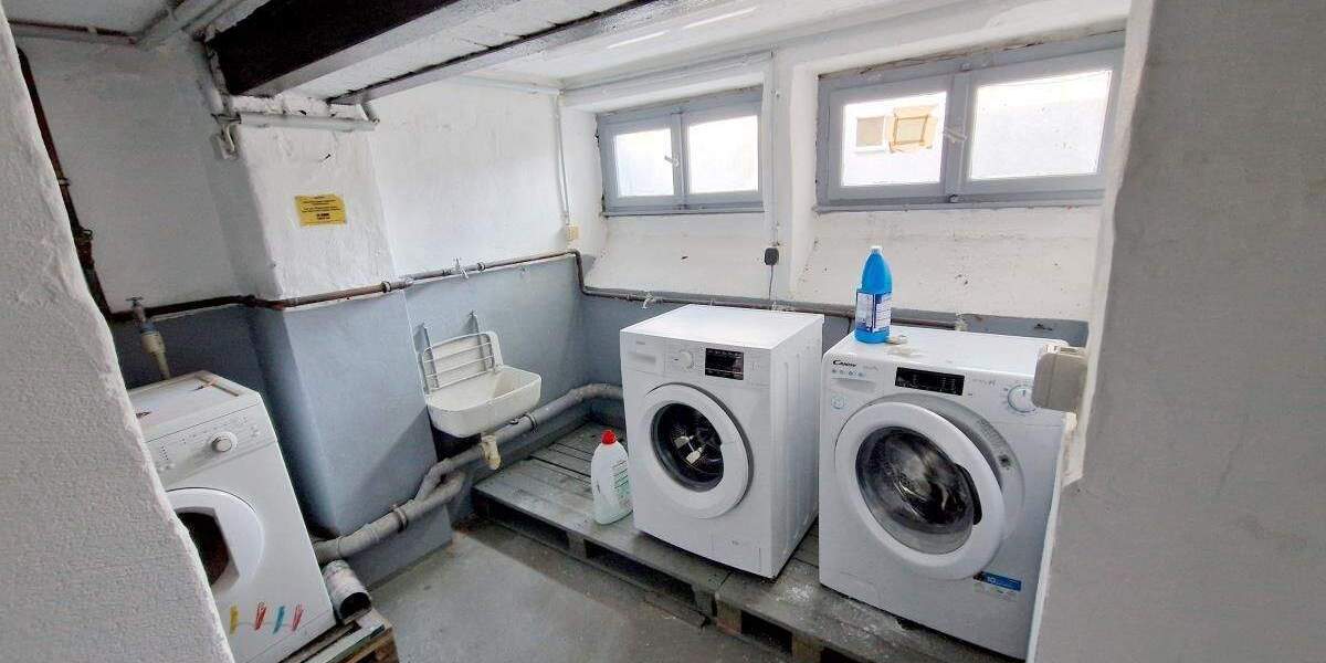 Renovierte Wohnung mit Balkon, für Singles und Paare in einer ruhigen Seitenstraße! 2 zimmer