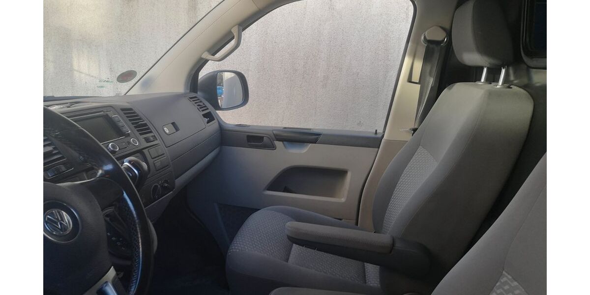VW T5 Transporter 160.450 km 9.750 &euro; Düsseldorf 40627