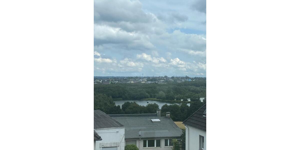 Exklusive Dachgeschosswohnung mit Seeblick 3.5 zimmer