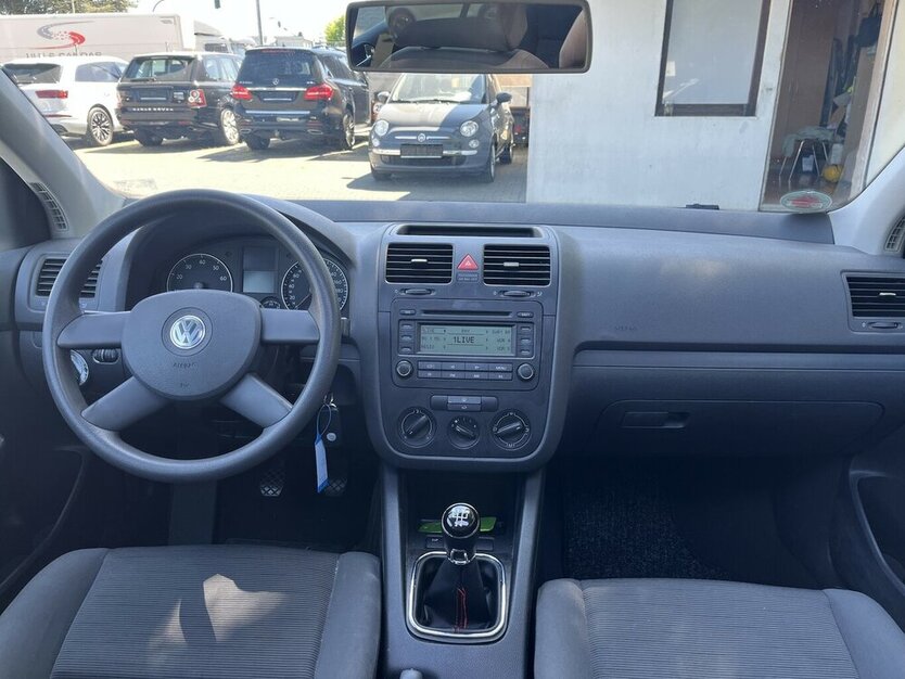 VW Golf Trendline / Klima / Schiebedach / ZV 185.000 km 2.490 € Mönchengladbach 41066