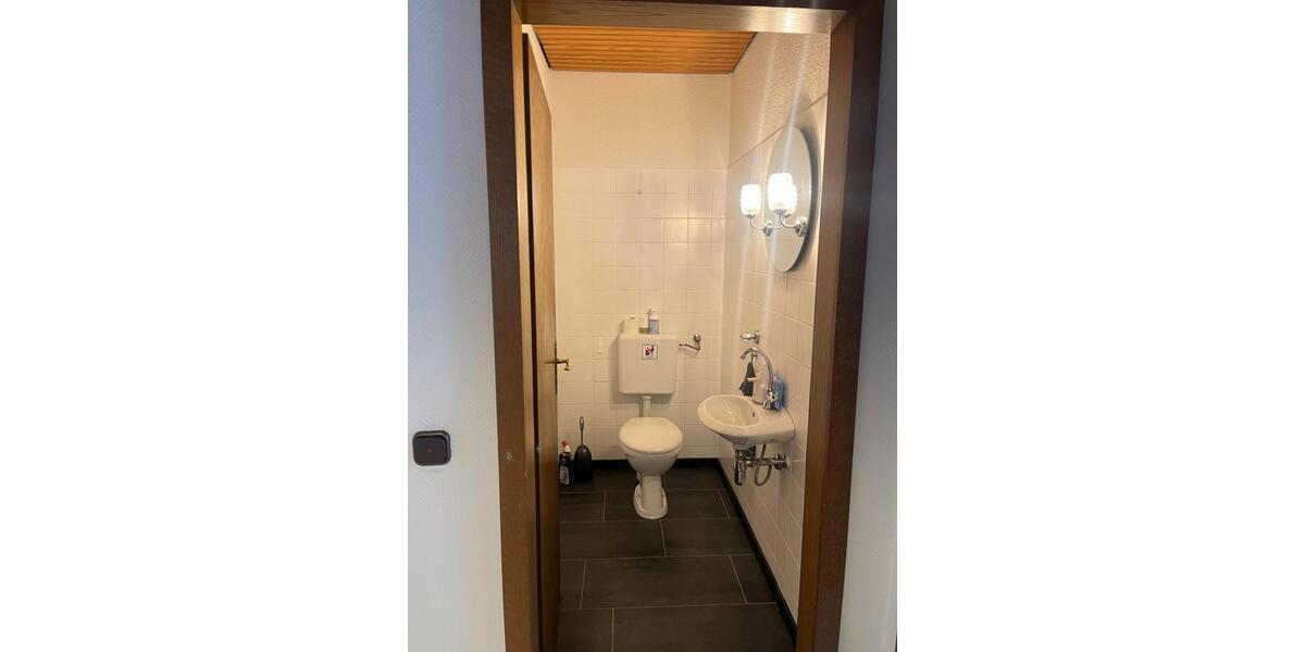 Gewerbeimmobilie 5 Zimmer+Carport+Stellplätze (EGOG) zimmer