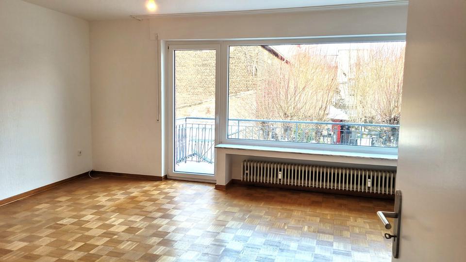 Helle, frisch renovierte 3-Zimmer-Wohnung, großer Balkon in Zons 3 zimmer