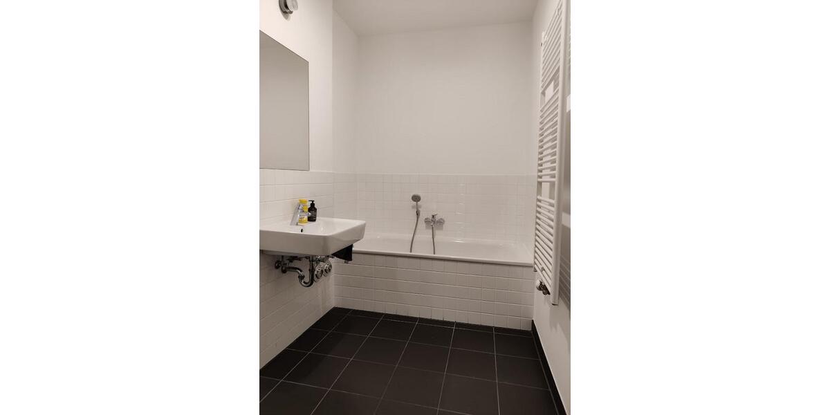 Etagenwohnung Düsseldorf Heerdt - 2 Zimmer, 72 m&sup2;, 1.467&euro; | Angebot:24674056