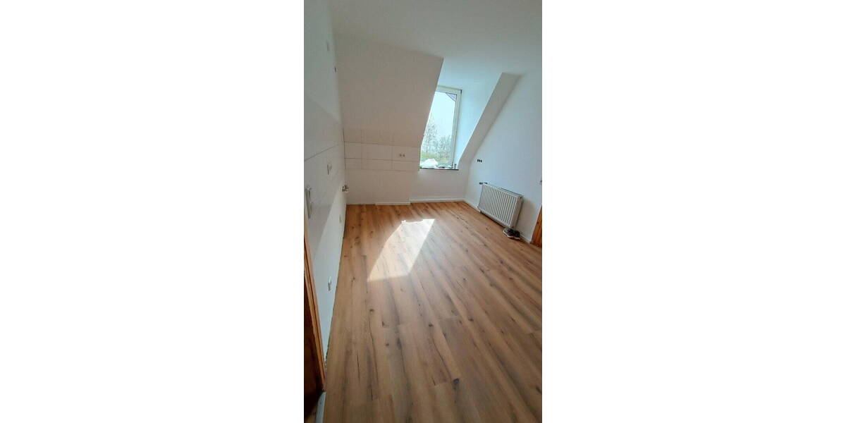 Etagenwohnung Wuppertal Barmen - 4 Zimmer, 100 m&sup2;, 880&euro; | Angebot:26897645
