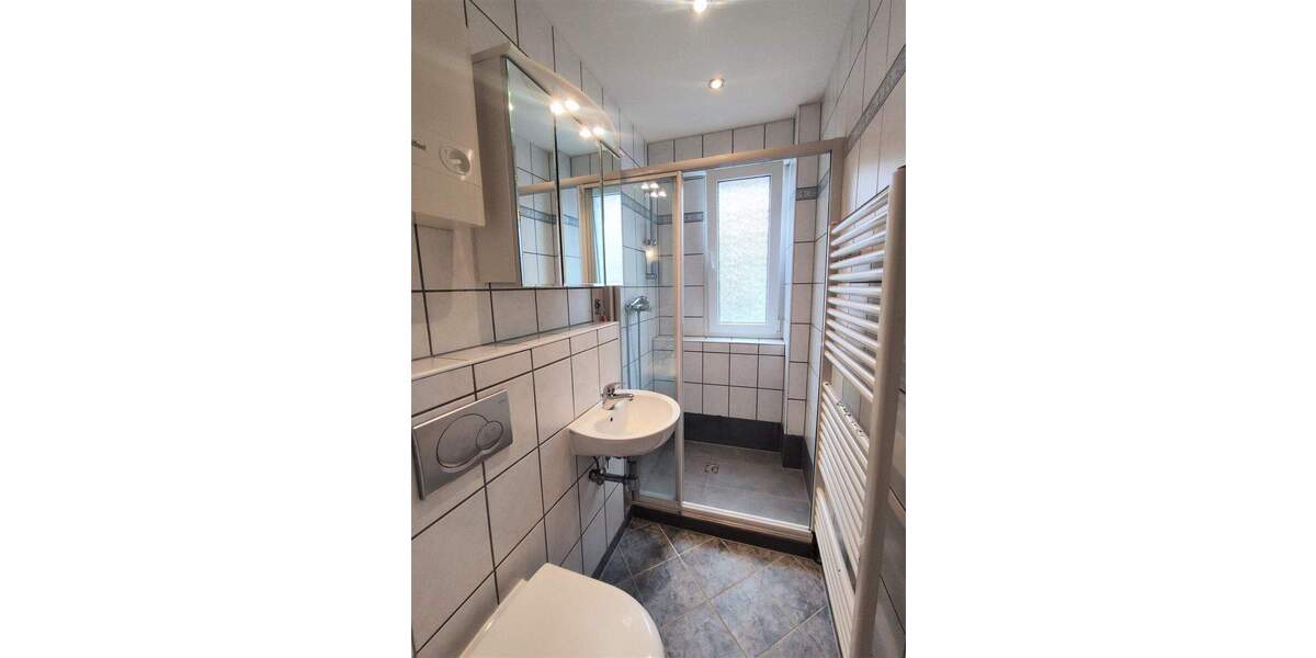 Bezugsfreies Einfamilien- und vermietetes Appartementhaus in schöner Düsseldorfer Wohnlage 1 zimmer