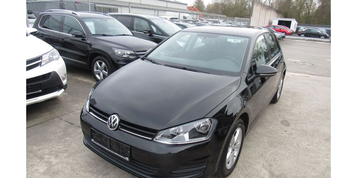 VW Golf 153.000 km 7.900 &euro; Leverkusen 51371