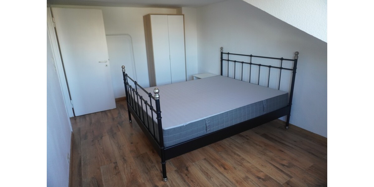Provisionsfrei* SOFORT FREI! Rhein-nah - 2-Zm Penthouse Oberkassel - renoviert, Klimaanlage Einbauküche 55m² - Einfamilienhaus Düsseldorf Oberkassel | Angebot:27074522