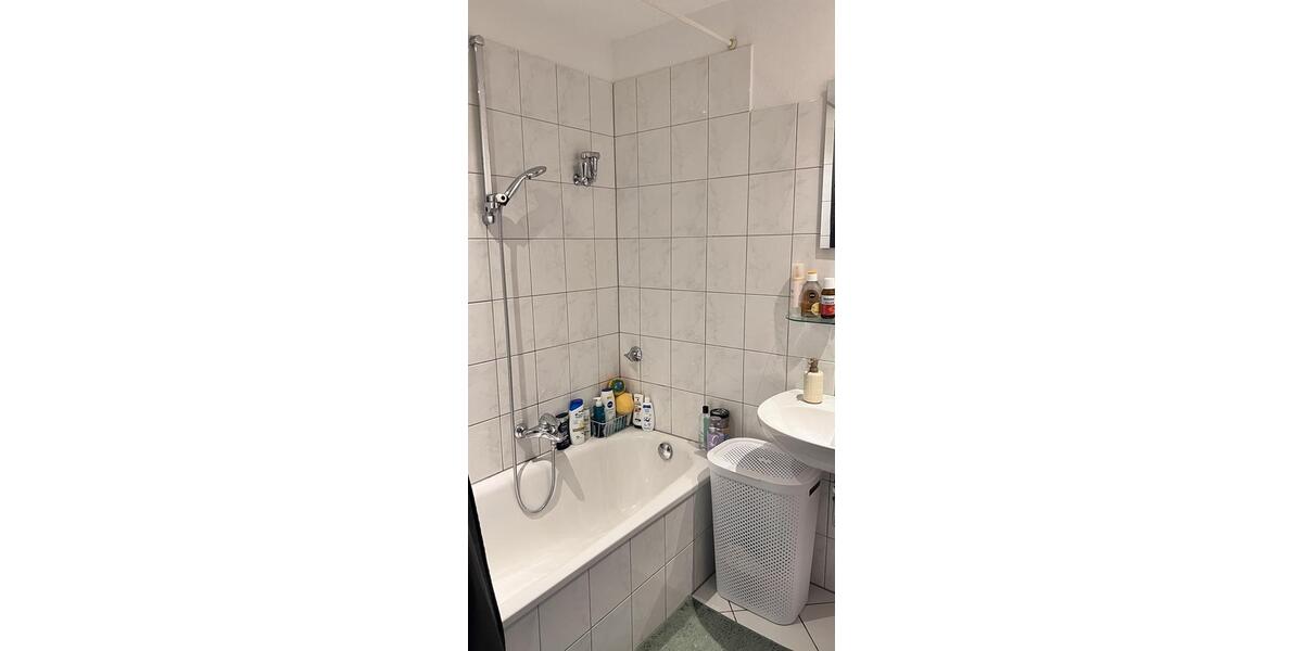 Etagenwohnung Düsseldorf Lörick - 3 Zimmer, 79 m&sup2;, 1.140&euro; | Angebot:26425504
