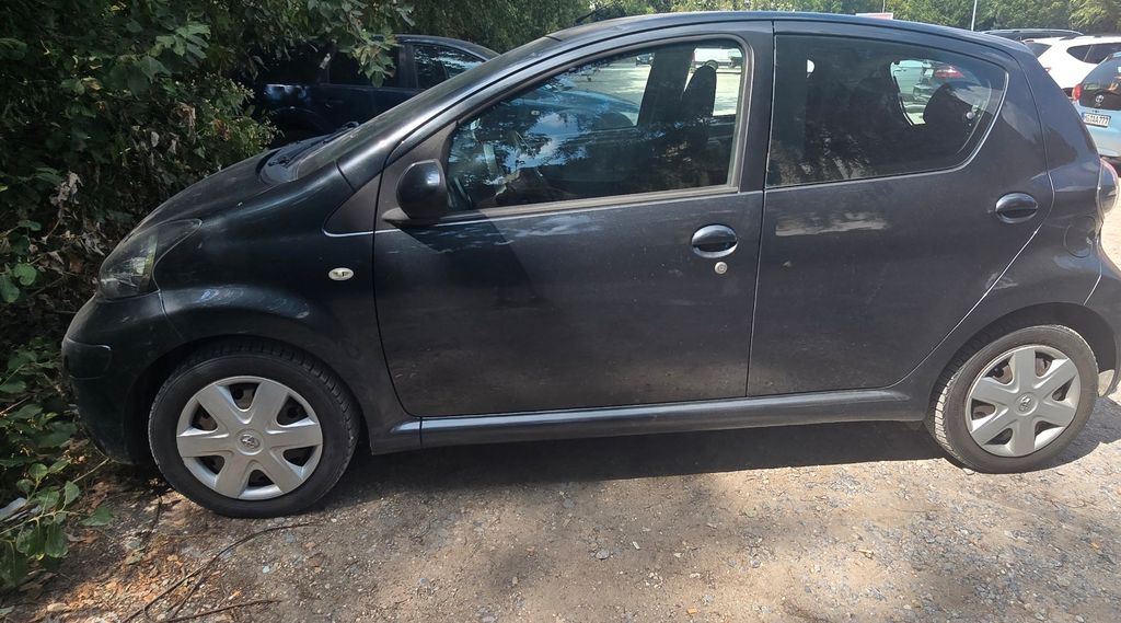 Toyota Aygo (X) 188.000 km 2.250 &euro; Düsseldorf 40595