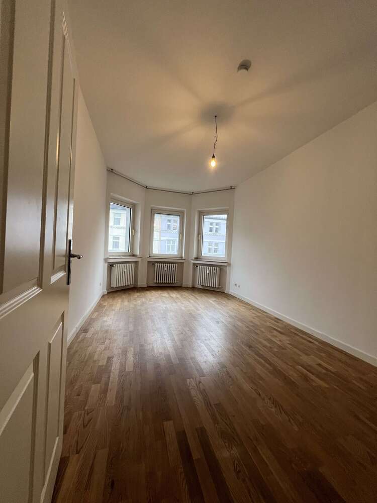 Wohnung zum Mieten in Düsseldorf 1.295 € 107.26 m²
