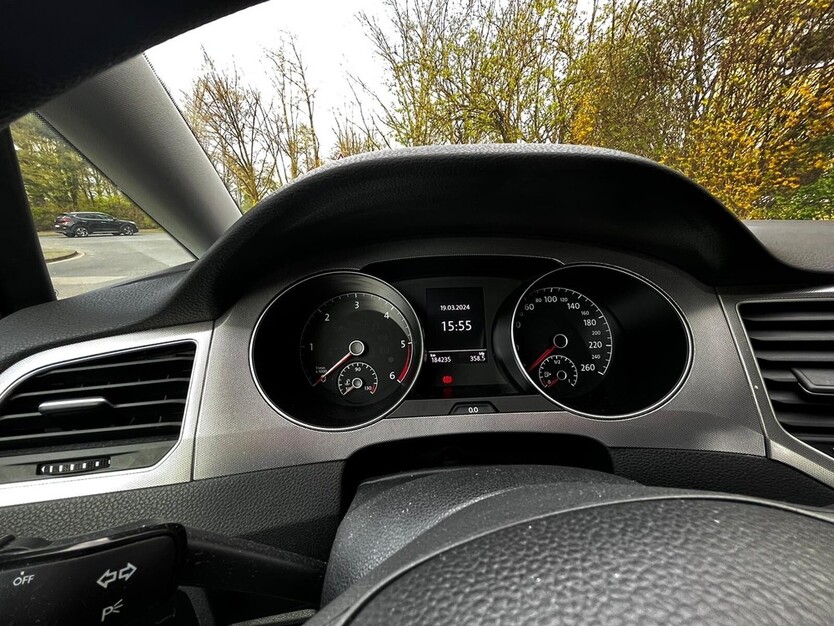 VW Golf Sportsvan 184.235 km 10.500 € Köln 50667