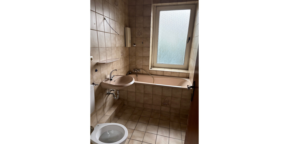 Erdgeschoßwohnung Duisburg Mittelmeiderich - 1 Zimmer, 47 m&sup2;, 295&euro; | Angebot:25781065