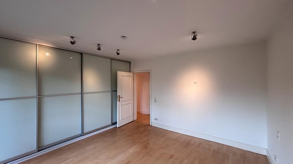 Einfamilienhaus Düsseldorf Stadtbezirk 2 - 4 Zimmer, 168 m&sup2;, 1.130.000&euro; | Angebot:27119582