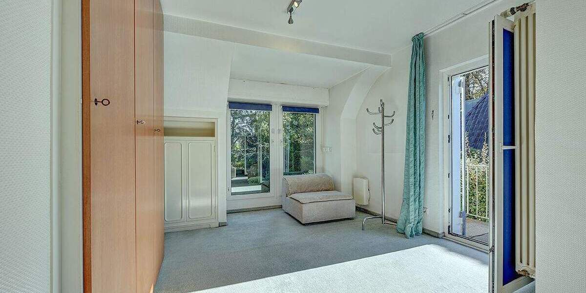 Großzügiges Einfamilienhaus mit weitläufigem Garten und Erweiterungspotenzial 6 zimmer