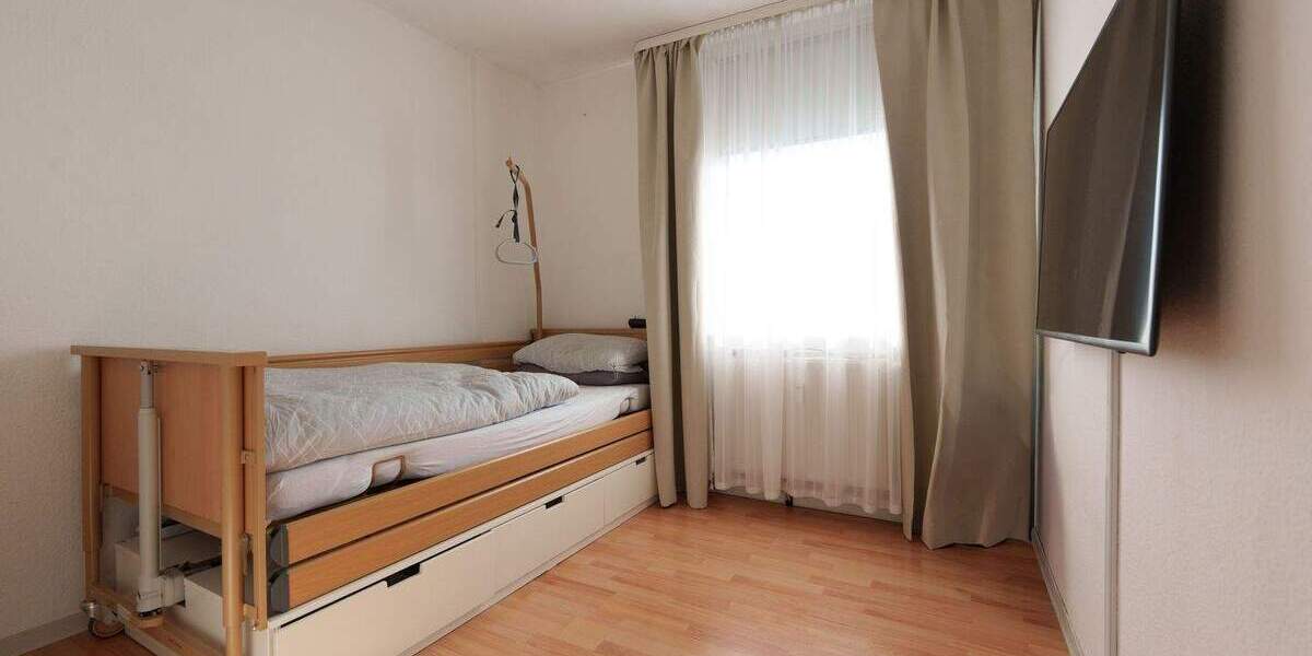 Etagenwohnung Neuss Innenstadt - 4 Zimmer, 80 m&sup2;, 209.000&euro; | Angebot:25736809