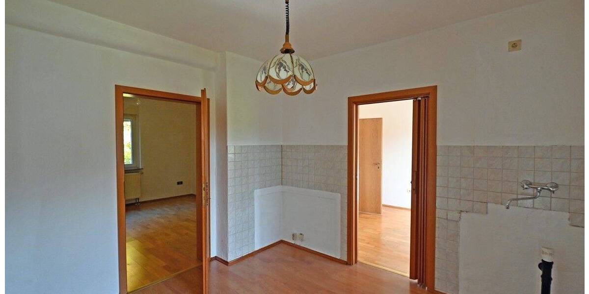 Charme trifft Saarn! Einseitig angebauter Altbau-Schatz auf tollem Grundstück 5 zimmer