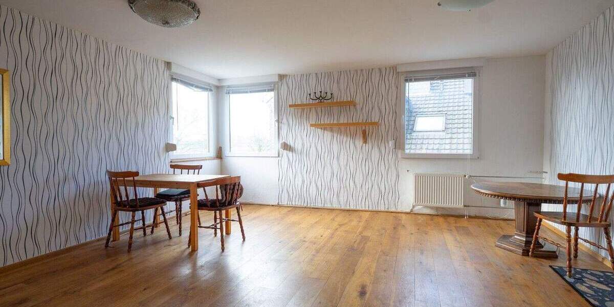 Traarer Wohnidylle: Zweifamilienhaus in ruhiger, unverbaubarer Feldrandlage 8 zimmer