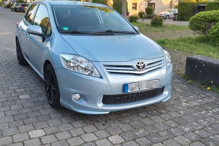 Toyota Auris 131.000 km 6.200 &euro; Leverkusen 51375