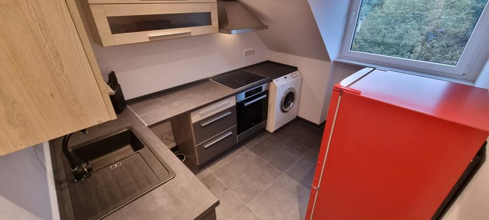 Dachgeschoßwohnung Düsseldorf Stadtbezirk 6 - 2.5 Zimmer, 64 m&sup2;, 1.550&euro; | Angebot:25478964