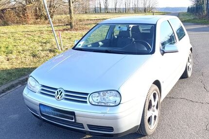 VW Golf 141.000 km 3.900 &euro; Dormagen 41539