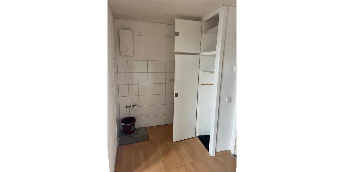Dachgeschoßwohnung Düsseldorf Stadtbezirk 8 - 1 Zimmer, 20 m&sup2;, 300&euro; | Angebot:24712325